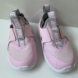 BRAND NEW NIKE FLEX RUNNER